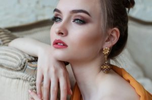美人はナチュラルメイク